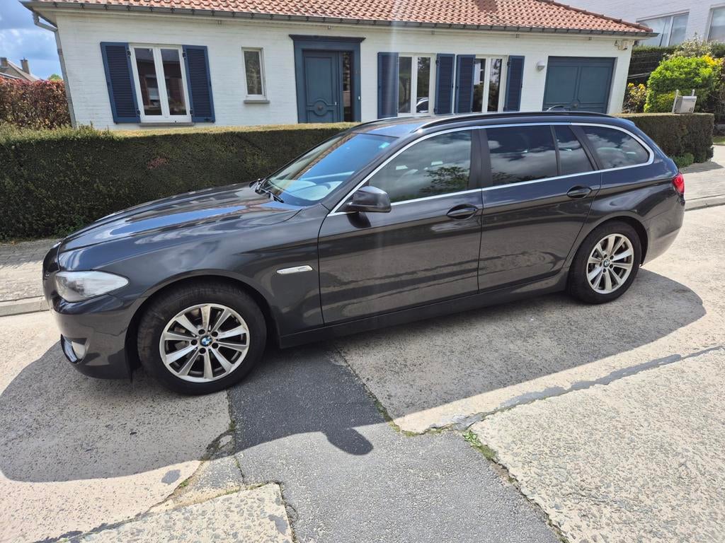 BMW 520d 135Kw Automatique Année 2013 Euro 5 Full Options, Autos, Cuir, 135 kW, Phares entièrement LED, Noir