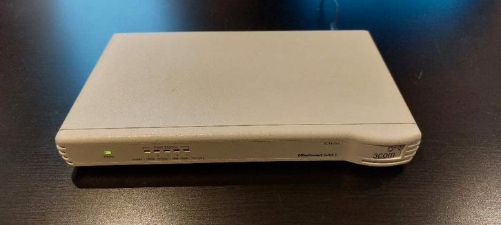 3Com 3C16793 OfficeConnect Switch 5 (5x100Mbps, RJ-45), Informatique & Logiciels, Commutateurs réseau, Comme neuf, Enlèvement