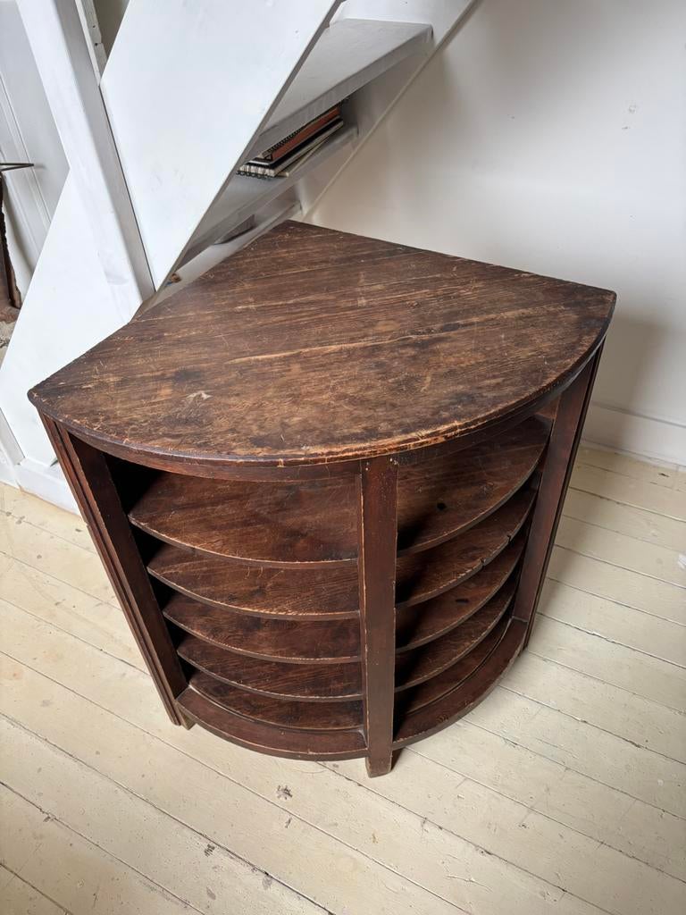 Kwartronde kast, Ophalen