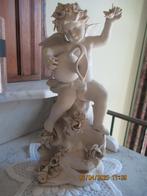 Beeldje in porcelaine Engel met waterkruik, Enlèvement