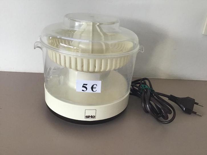 presse-agrumes en bon état pour seulement 5 euros, Electroménager, Extracteurs de jus, Comme neuf, Presse-agrume, Enlèvement ou Envoi