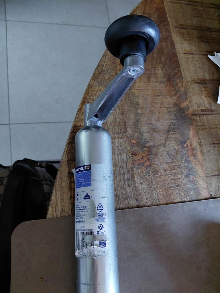 Une nouvelle roue jockey, Enlèvement