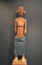 Tau Tau beeld uit Sulawesi, Ophalen