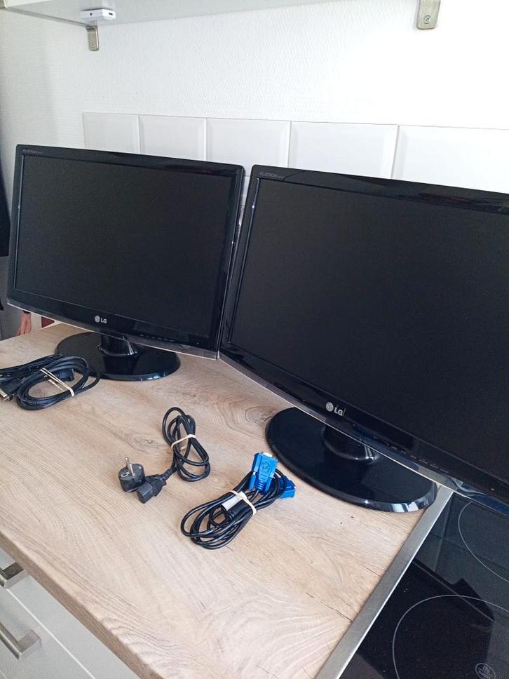 2 écrans LG Flatron 24" Full HD (Télétravail / Dual Screen), Informatique & Logiciels, Moniteurs, Utilisé, DVI, HDMI, VGA, Gaming