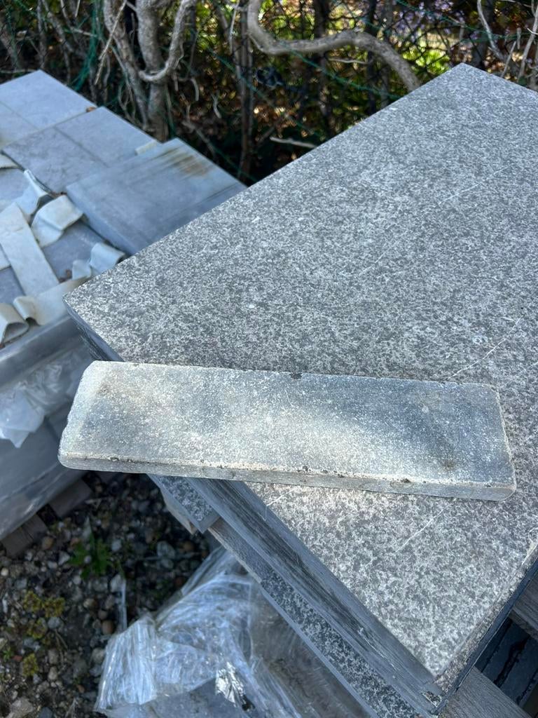 OPRUIMING plinten belgische arduin, Enlèvement, Comme neuf, Pierre de taille, Plinthes