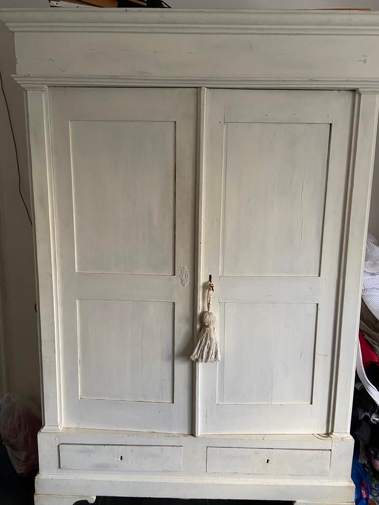 Garde robes ancienne, Enlèvement