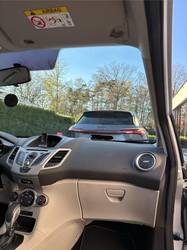 Ford Fiesta te koop Automaat !!! Weinig km's !, Auto's, Ford, Stof, Beige, Bedrijf, Fiësta