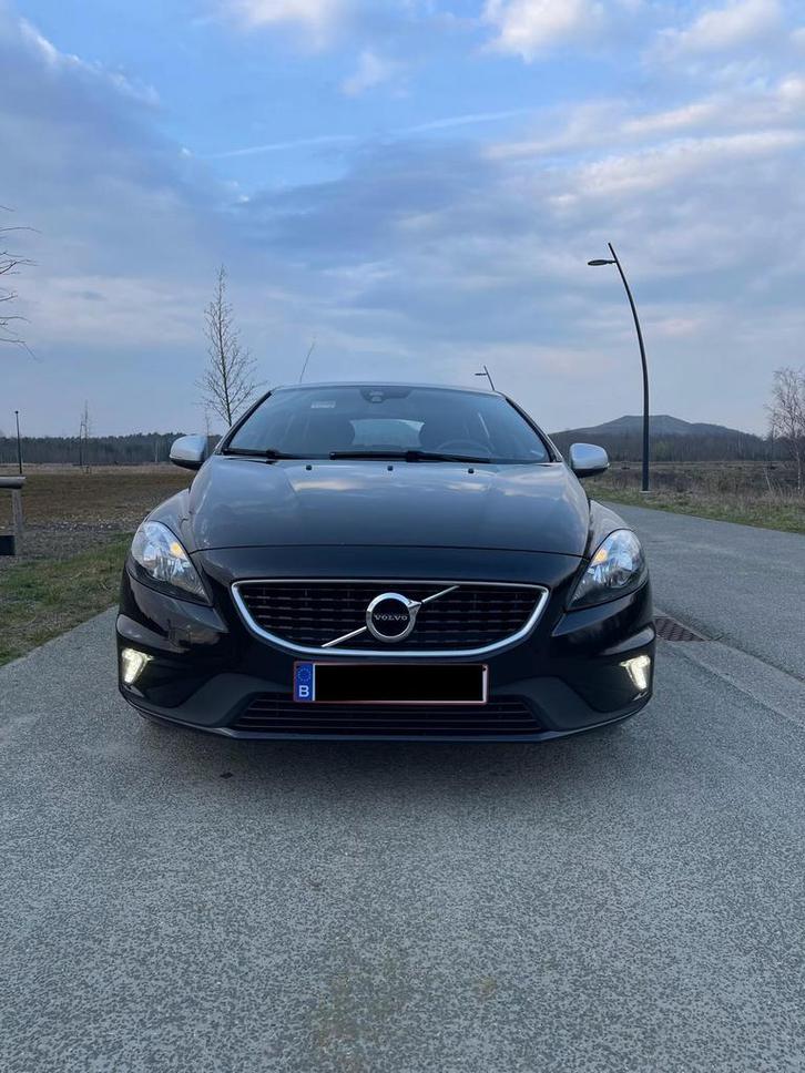 Volvo V40 D2 R-Design, Auto's, Volvo, Particulier, V40, Diesel, Euro 6, Automaat, Zwart, Alcantara, Ophalen