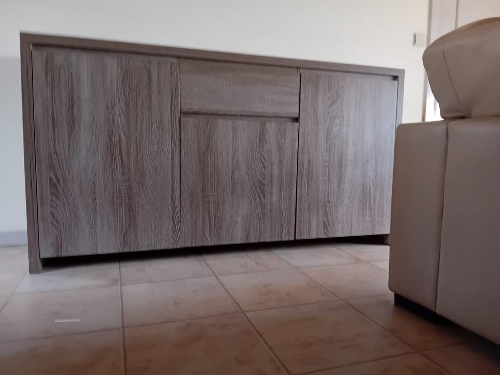 Grijze dressoir, Huis en Inrichting, Ophalen, Zo goed als nieuw