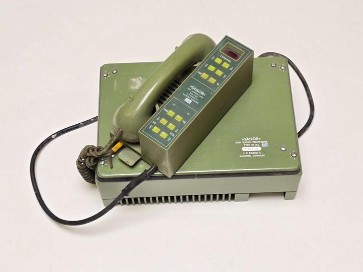 Sailor MARIFOON VHF RT145, Sports nautiques & Bateaux, Instruments de navigation & Électronique maritime, Utilisé, Communication