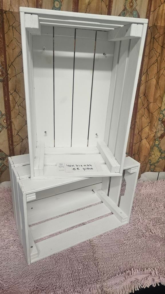 2 beaux petits casiers en bois blanc., Enlèvement