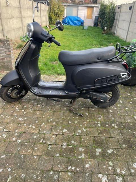 La Souris Sourini R, B-klasse Vespa-look, Fietsen en Brommers, Brommers | Overige merken, Gebruikt, Klasse B (45 km/u), Ophalen