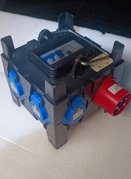 Coffret de chantier 400v-220 v avec disjoncteur, Bricolage & Construction, Électricité & Câbles, Enlèvement, Comme neuf