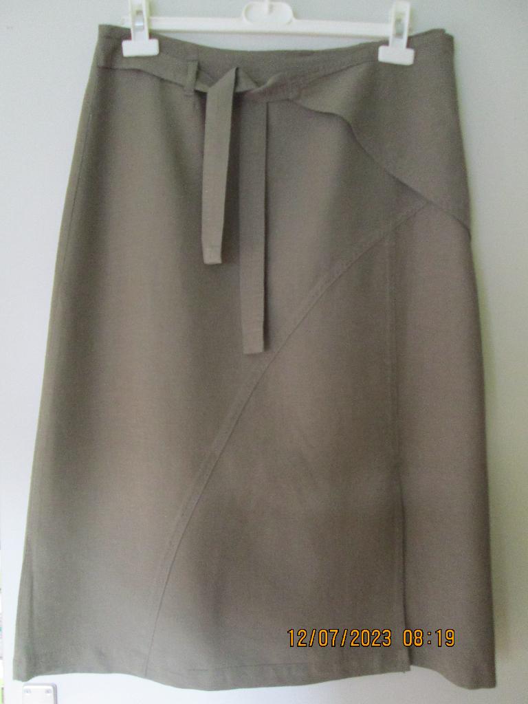Jupe kaki avec fente à l’avant T 40, Kleding | Dames, Rokken, Sans marque, Gedragen, Ophalen, Maat 38/40 (M)