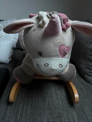 Schommelpaard amper gebruikt beschikbaar voor biedingen