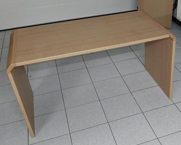 kinderbureau beschikbaar voor biedingen