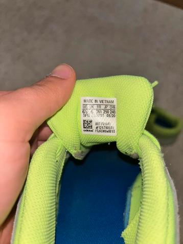 Chaussures Adidas taille 39,5 beschikbaar voor biedingen