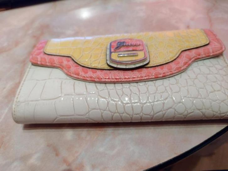 PORTEMONNEE LADY GUESS/ PORTEMONNEE GUESS LADY, Handtassen en Accessoires, Portemonnees, Zo goed als nieuw, Guess, Wit, Leder