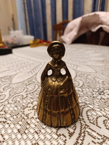 Clochette femme  beschikbaar voor biedingen