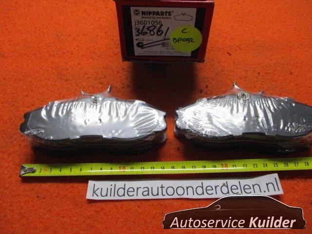 Remblokken voorzijde Ford Maverick Nissan Terrano Nipparts J, Auto-onderdelen, Remmen en Aandrijving, Ford, Nissan, Nieuw, Ophalen of Verzenden