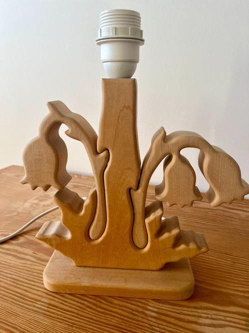 Pied de lampe en bois-Fleur de montagne, Maison & Meubles, Lampes | Lampadaires, Comme neuf, Moins de 100 cm, Bois