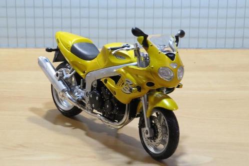 Triumph 955i RS 1:12 53927, Hobby en Vrije tijd, Modelauto's | 1:5 tot 1:12, Nieuw, Motor, 1:9 t/m 1:12, Verzenden