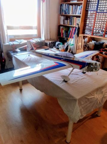 Gratis vliegtuig (te repareren) beschikbaar voor biedingen