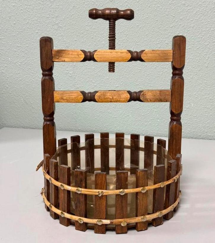 Antiek Vintage 1950 houten hout wensput mand notenkraker, Antiek en Kunst, Antiek | Keukengerei, Ophalen of Verzenden