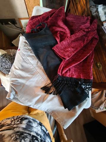 Dameskleding maat XS en S beschikbaar voor biedingen