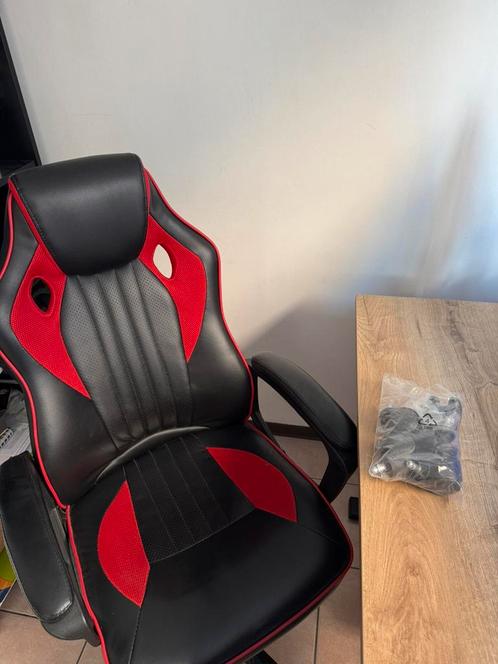 Gaming Chair With Extra Wheels /Gamingstoel Met Extra Wielen, Games en Spelcomputers, Spelcomputers | Overige Accessoires, Gebruikt