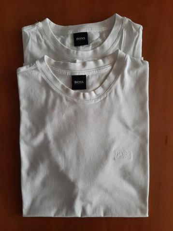 2 witte Tshirt Boss, maat S. disponible aux enchères