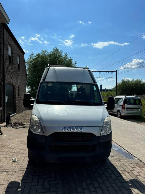 Iveco daily 2013 diesel camper zelfbouw met victron, Auto's, Bestelwagens en Lichte vracht, Particulier, Iveco, Diesel, Ophalen