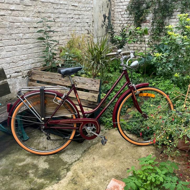 Vélo de ville Peugeot collection, Fietsen en Brommers, Fietsen | Dames | Damesfietsen, Gebruikt, Overige merken, (Extra) lage instap