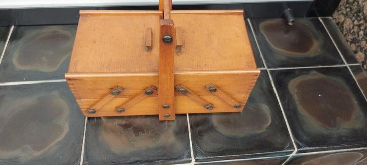 Mooi naai of juwelenkistje met accordeon systeem 2 lagig, Antiek en Kunst, Curiosa en Brocante, Ophalen of Verzenden