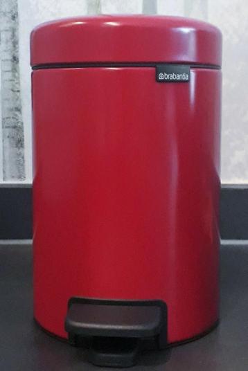 Pedaalemmertje, rood, softclose. Brabantia. Nieuw. beschikbaar voor biedingen