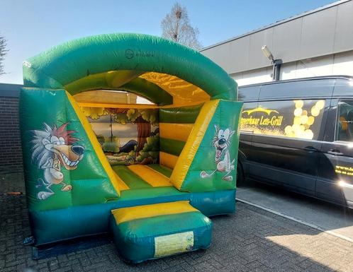 Te huur: springkussen incl opbouwen valmatten en bezorging., Hobby en Vrije tijd, Feestartikelen | Verhuur, Zo goed als nieuw