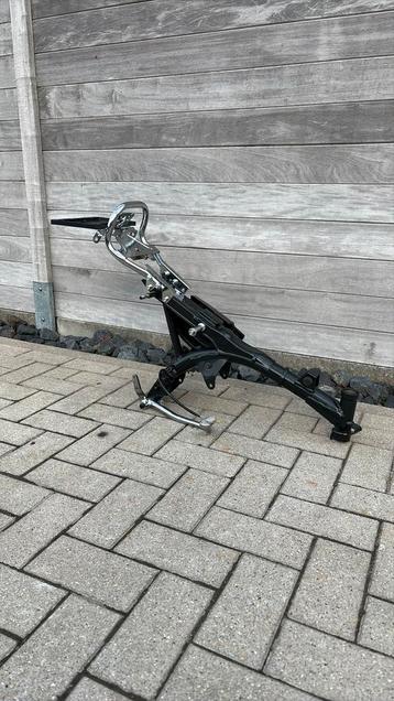 Monkey frame te koop beschikbaar voor biedingen