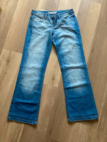 Nieuwe jeans Ichi beschikbaar voor biedingen