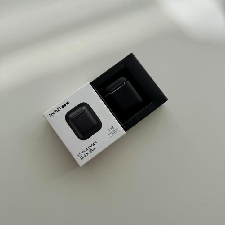 Tech21 - AirPods Case - Cover - Housse - Hoesje, Télécoms, Téléphonie mobile | Housses, Coques & Façades | Apple iPhone, Neuf