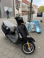 Zo goed als nieuwe kymco like 50cc, Fietsen en Brommers, Scooters | Kymco, Ophalen of Verzenden, Like, Benzine, 50 cc