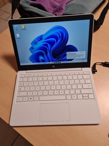 Microsoft Surface Laptop SE Celeron N4020, 4GB ram 64GB opsl