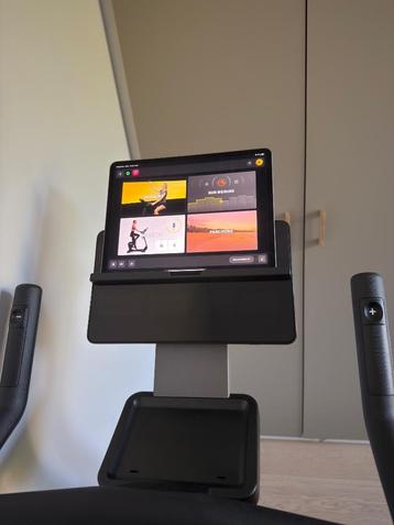 Nieuwe appartementsfiets van Technogym beschikbaar voor biedingen