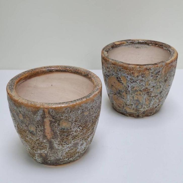 Twee rustieke cache pots in geglazuurd aardewerk, Tuin en Terras, Bloempotten, Zo goed als nieuw, Aardewerk, Binnen, Minder dan 40 cm