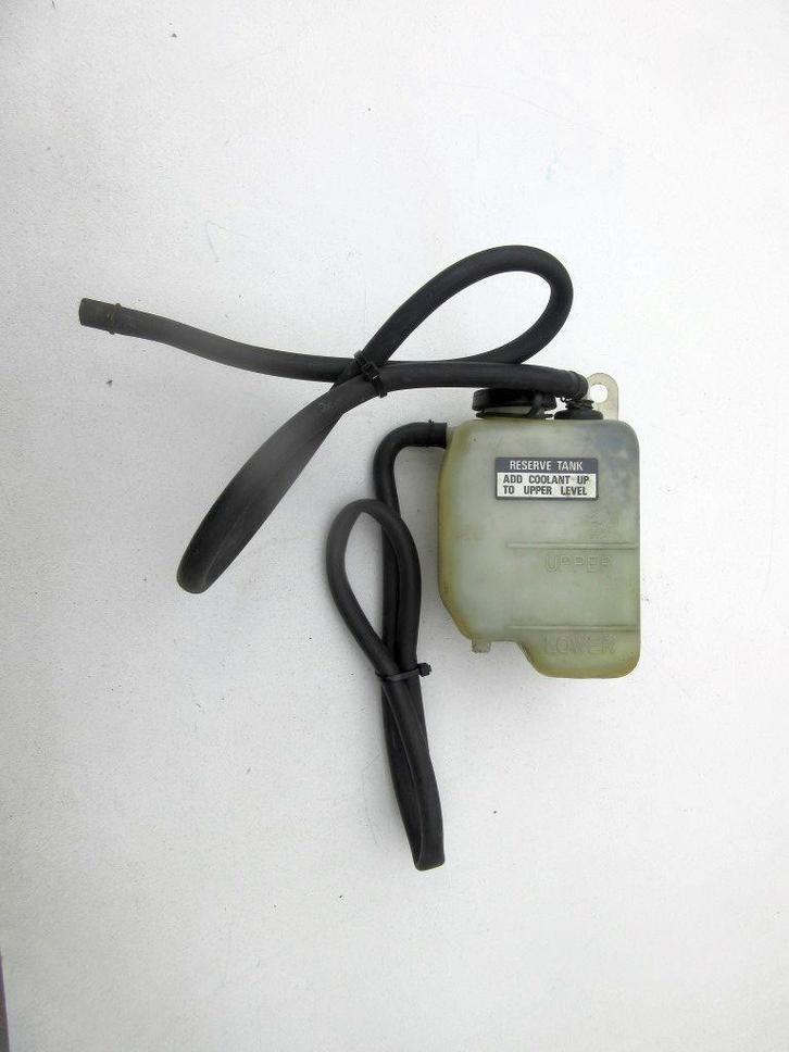 Honda VF750F koelvloeistof tank reservoir VF 750 Interceptor, Motoren, Onderdelen | Honda, Gebruikt, Ophalen of Verzenden