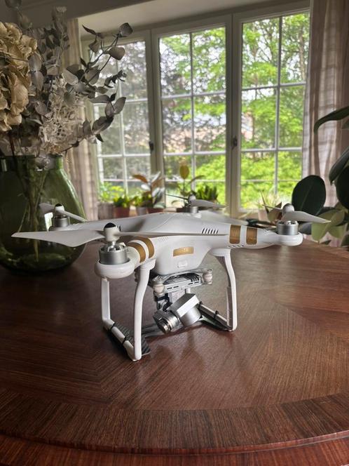 Drone DJI phantom pro 3 + mallette, Audio, Tv en Foto, Drones, Gebruikt, Ophalen