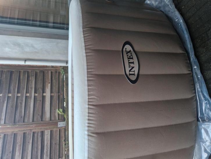 INTEX PureSpa Sib4R 4 places Tout inclus, Tuin en Terras, Bubbelbaden en Hottubs, Gebruikt, Afdekzeil, Ophalen