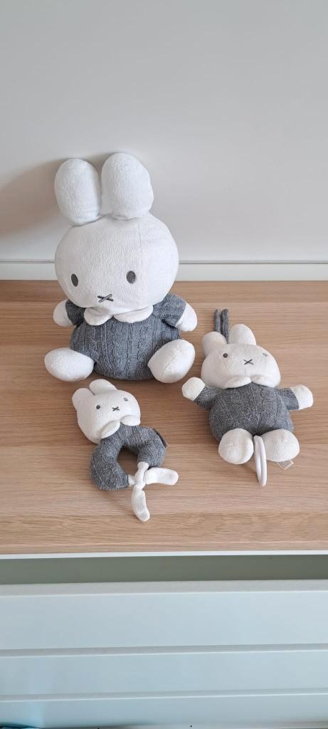 Set Nijntje gebreid donkergrijs, Enfants & Bébés, Jouets | Peluches, Comme neuf, Lapin, Enlèvement