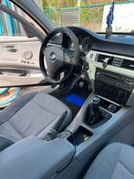 BMW e90 320i te koop benzine auto rijdt perfect !, Autos, 7 places, Tissu, Bleu, Carnet d'entretien