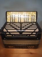 Vintage Accordeon Buttstädt - 32 bass (zwart), Muziek en Instrumenten, Accordeons, Gebruikt, Met riemen, 32-bas, Toetsaccordeon