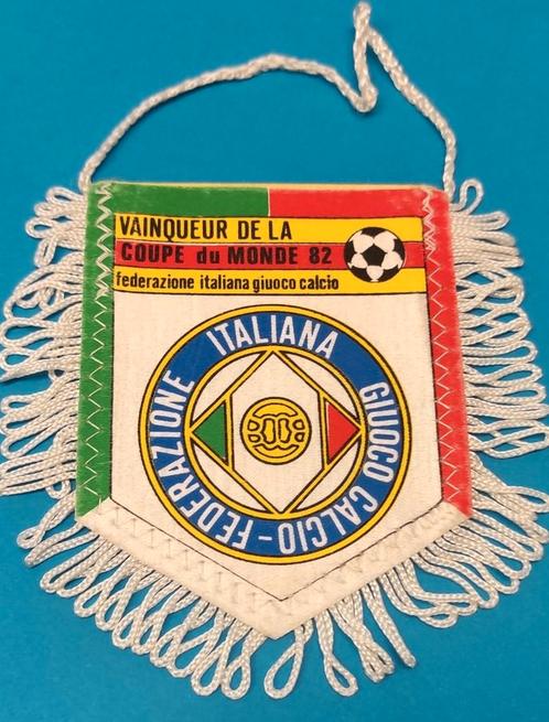 Italië Italiaans 1982 wk voetbal prachtig zeldzaam vaantje, Collections, Articles de Sport & Football, Comme neuf, Enlèvement ou Envoi